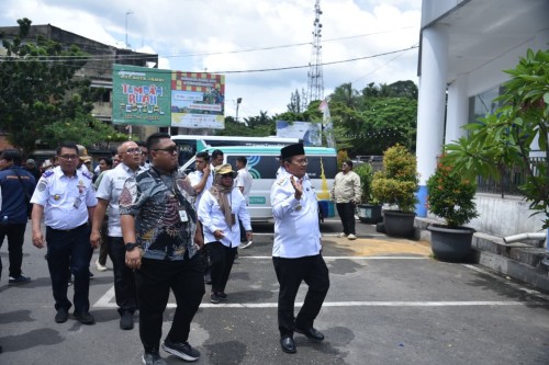 cover Tambah Kendaraan Umum Berbasis Listrik, Wali Kota Maulana Pastikan Pemerintah Berikan Subsidi Tarif