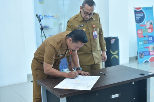 cover Pasca Dilantik Wali Kota Maulana, M Saleh Ridha Lakukan Sertijab Sebagai Kadis Kominfo Dengan Abu Bakar