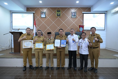 cover Penyelenggaraan Statistik Sektoral Terbaik Se-Provinsi Jambi, Pemkot Jambi Dianugerahi Penghargaan Dari BPS