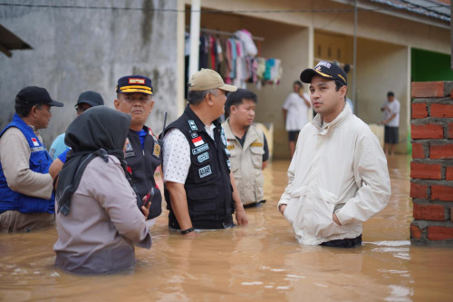 cover Atasi Dampak Banjir, Wali Kota Maulana Beri Arahan Kepada Jajaran, Wawako Diza Tinjau Lapangan