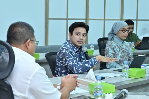 cover Ekonomi Kreatif Jadi Motor Pertumbuhan, Wawako Diza Bahas Strategi di Kemenekraf