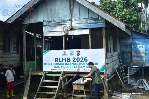 cover Wujudkan Hunian Yang Layak Bagi Masyarakat, Wawako Diza Serahkan Bantuan Bedah Rumah Bagi Lansia