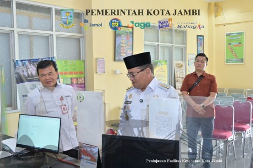 cover Tinjau Fasilitas Kesehatan Puskesmas Tahtul Yaman, Wali Kota Maulana Kenang Awal Pengabdian Sebagai Seorang Dokter PTT