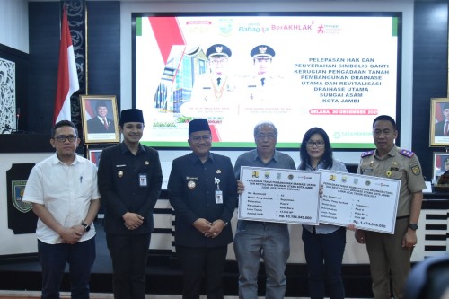 cover Percepat Proyek Pengendalian Banjir, Pemkot Jambi Serahkan Ganti Rugi Untuk 3,1 Hektar Lahan