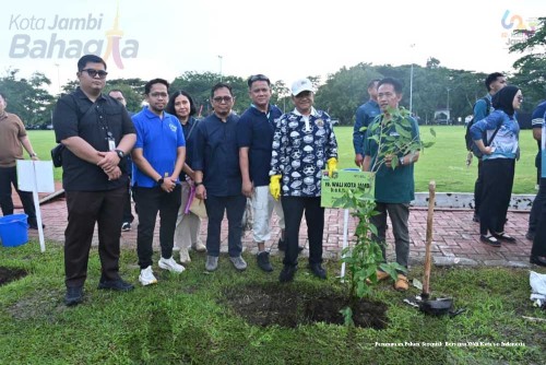 cover Tanam Pohon Kenanga Pada Rangkaian APEKSI, Wali Kota Maulana Tekankan Sebagai Upaya Menciptakan “Kota Tangguh”