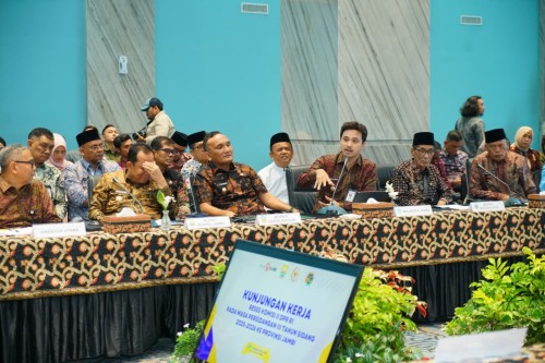 cover Wawako Diza Sampaikan Persoalan Zona Merah Dihadapan Komisi II DPR RI