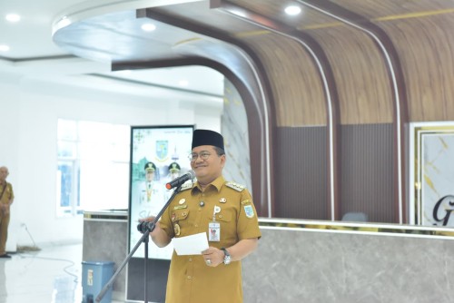 cover Wali Kota Jambi Serahkan Ratusan Paket Sembako Sambut Natal 2025