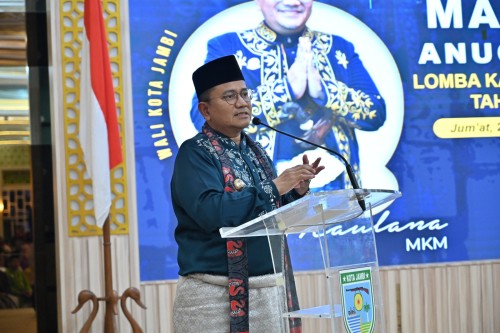 cover Wali Kota Jambi Serahkan Penghargaan Kepada Kelurahan Pemenang Lomba Kampung Adat