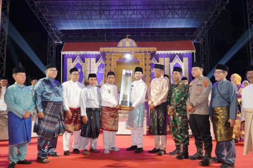 cover Wawako Diza Resmi Tutup Perhelatan MTQ Kota Jambi Ke-55, Kecamatan Jambi Timur Keluar Sebagai Juara Umum