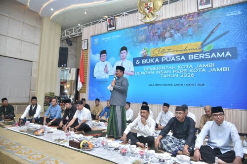 cover Wali Kota Maulana Buka Bersama Dengan Ratusan Insan Pers, Apresiasi Peran Pers Dalam Mendukung Roda Pemerintahan