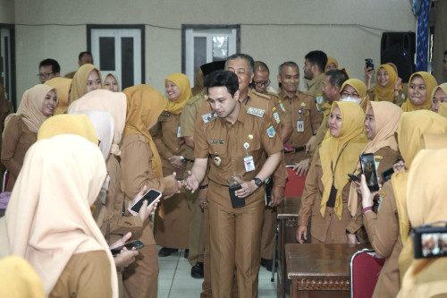 cover Dengar Langsung Rencana Kerja dan Permasalahan di OPD, Wawako Diza Langsung Turun Lapangan