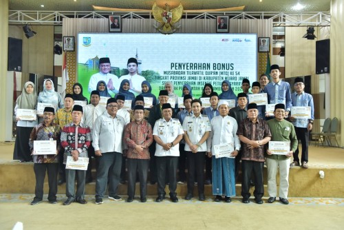 cover Serahkan Bantuan Hibah, Wali Kota Maulana Dorong Kehidupan Agama Berbasis Religi di Masyarakat