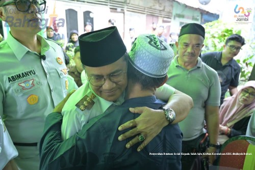 cover Pastikan Hak Terpenuhi, Wali Kota Maulana Serahkan Santunan Kepada Keluarga Korban Kecelakan KRL Commuter Line