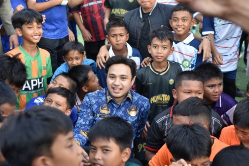 cover Buka Tournament Jambi School Football League, Wawako Diza: Membuat Kota Jambi Hidup Melalui Generasi Muda Yang Aktif, Sehat, dan Memiliki Impian Besar