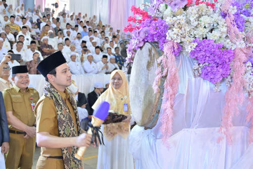 cover Hadiri Wisuda Tahfizh, Wawako Diza : "Mudah-mudahan anak-anak kita termotivasi untuk menghafal Al-Qur'an"