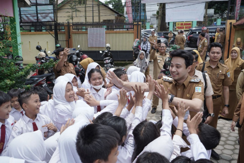 cover Tinjau MBG Di SD dan SMP, Wawako Diza : "Program ini memastikan generasi penerus bangsa bebas Stunting"