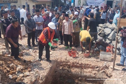 cover Dari Stigma Negatif Menuju Kawasan Bermartabat, Masjid Baitunnadiyah Mulai Dibangun