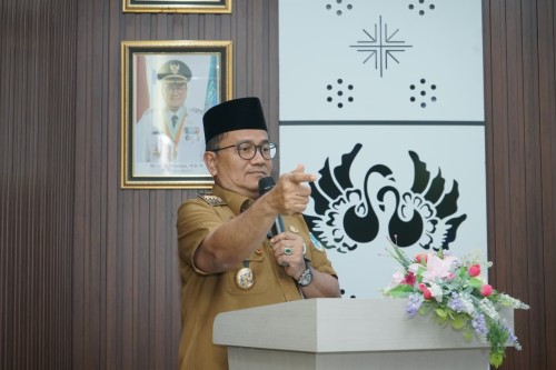 cover Beri Kabar Bahagia, Wali Kota Maulana: Tahun Depan Pelaksanaan Program Kampung Bahagia Untuk Seluruh RT