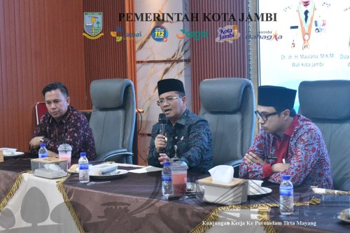 cover Kunker Ke Perumdam Tirta Mayang, Wali Kota Jambi Dorong Respon Cepat Terhadap Setiap Pengaduan Masyarakat