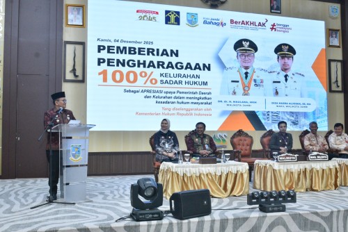 cover Suksekan Pembentukan Posbankum di Kelurahan, Maulana – Diza Serahkan Penghargaan Dari Kementerian Hukum Kepada Lurah di Kota Jambi