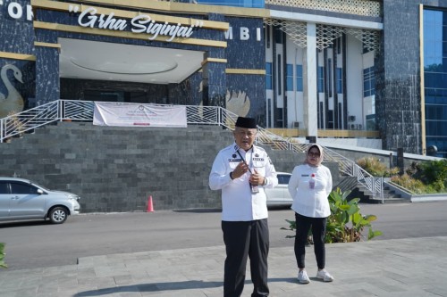 cover Sekda Kota Jambi Pimpin Apel Gabungan Kasi Trantib, Persiapan Muskomwil II APEKSI 2025