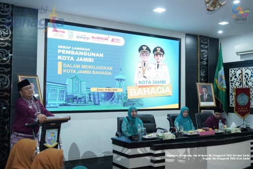 cover Wali Kota Maulana: PKK Jadi Penggerak Program “Kota Jambi Bahagia” dan Gerakan Bersholawat