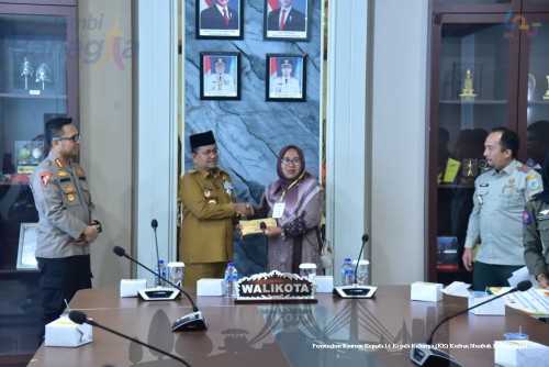 cover Pemkot Jambi Serahkan Bantuan 202 Juta kepada 16 Korban Bencana