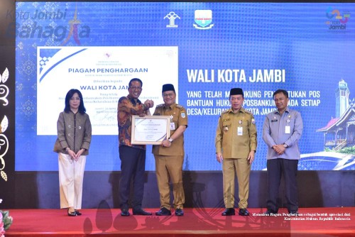 cover Wali Kota Maulana Raih Penghargaan Dari Menteri Hukum RI Atas Dukungan Hadirnya Pos Bantuan Hukum di Semua Kelurahan Kota Jambi