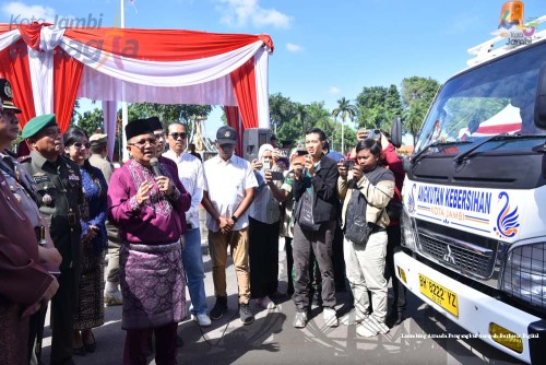 cover Tuntaskan Permasalahan Persampahan, Pemkot Jambi Launching Armada Pengangkut Sampah Berbasis Digital