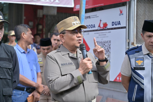 cover Dianggap Penyebab Sepinya Pasar, Wali Kota Maulana Tutup 9 Pos Retribusi Parkir dan Kukuhkan Jukir Resmi