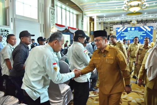 cover Lewat Bimtek Atasee, Wali Kota Maulana Perkuat Komitmen Pemkot Jambi Validasi Data Kemiskinan