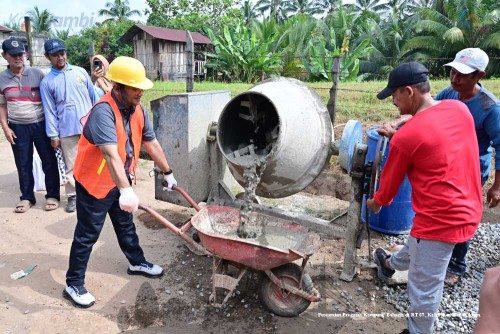 cover Maulana - Diza Launching Pelaksanaan Kampung Bahagia, Warga Ucapkan Terimakasih dan Apresiasi Program