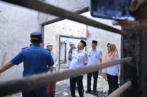 cover Salurkan Bantuan Korban Kebakaran, Wali Kota Maulana : "Jangan tinggalkan rumah saat kompor dan listrik menyala"