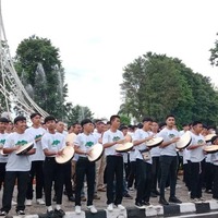 cover Tarung Tabuh Kompangan Kota Jambi masuk rekor MURI
