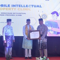 cover Dirjen Kekayaan Intelektual Ganjar Penghargaan Kepada Wali Kota Fasha