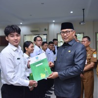 cover Wali Kota Fasha Serahkan SK CPNS Kota Jambi Lulusan PKN STAN