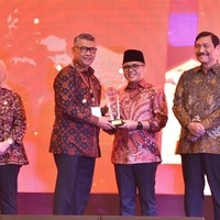 cover Lompatan Besar Tingkatkan SPBE, Fasha Raih Penghargaan KemenPAN-RB