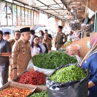 cover Awasi Lonjakan Harga Sembako, TPID Kota Jambi Gelar Sidak Pasar