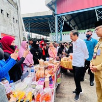 cover Wali Kota Jambi Dampingi Blusukan Presiden Jokowi di Pasar Talang Banjar