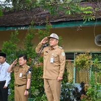 cover Pimpin Upacara Bendera di Sekolah, Wawako Maulana Ajak Pelajar Jadi Generasi Tangguh
