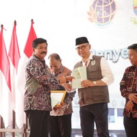 cover Menteri ATR/BPN Serahkan Sertipikat Hak Pakai 12 Persil Kota Jambi