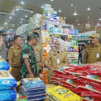 cover Pastikan Ketersediaan dan Harga, Penjabat Wali Kota Jambi Blusukan Pasar dan Pergudangan