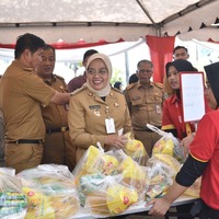 cover Gelar Pangan Murah dan Operasi Pasar Pemkot Jambi, Ludes Diserbu Warga
