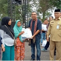 cover BUMN salurkan ribuan paket sembako murah di Pasar Rakyat Jambi