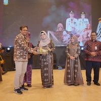 cover Dekranasda Kota Jambi Kembali Terbitkan Buku Motif Teranyar Batik Jambi