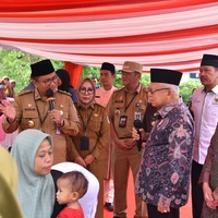 cover Wawako Maulana Dampingi Wapres Ma’ruf Amin Tinjau Posyandu di Thehok