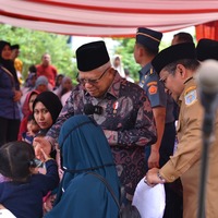 cover Wawako Maulana Dampingi Wapres Ma’ruf Amin Tinjau Posyandu di Thehok