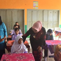 cover Pastikan KBM Kondusif, Sri Purwaningsih Tinjau SDN 212 dan 206