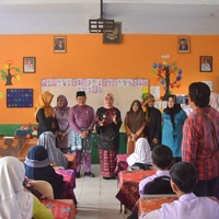 cover Pastikan KBM Kondusif, Sri Purwaningsih Tinjau SDN 212 dan 206