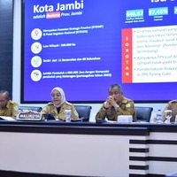 cover Tajamkan Strategi Penanganan Sampah, Pj Wali Kota Jambi Kumpulkan Camat dan Lurah